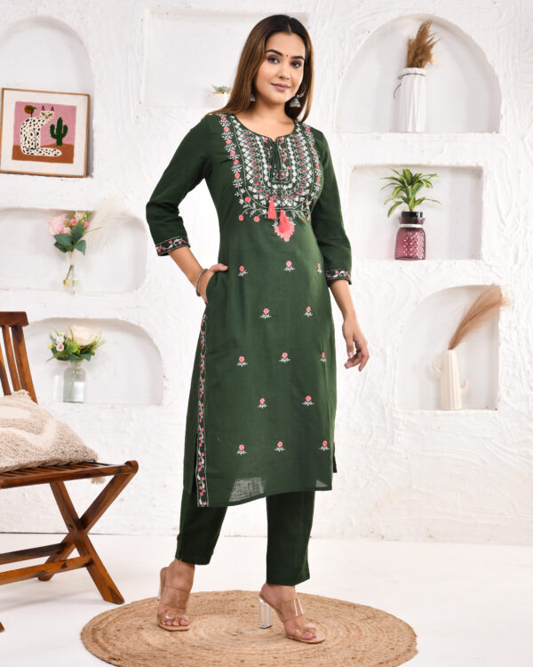 Women's Pure Cotton Jaipuri Printed Embroidered Kurta Pant Dupatta with Pocket | Rs 4250 for Pack of 5pc of S-XXL | Rs 850 Per Pc - Image 3
