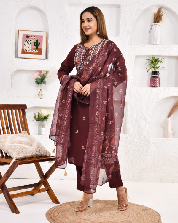 Maroon Jaipuri Printed Straight Fit Kurta Pant Dupatta with Pocket | Rs 4250 for Pack of 5pc of S-XXL | Rs 850 Per Pc - Image 6