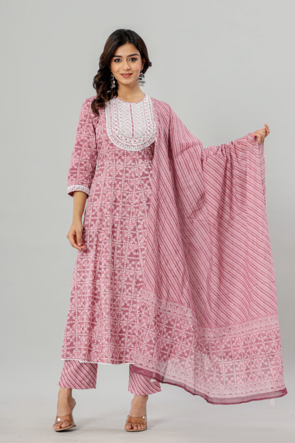 Anarkali Jaipuri Printed Cotton Kurta Pant Dupatta Set with Pocket | Rs 3980 for Pack of pc of S-XL | Rs 995 Per Pc - Image 4
