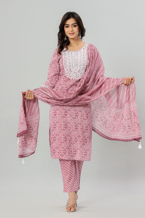 Jaipuri Printed Onion Color-Embroidered Work Kurta Pant Duptta with Pocket | Rs 4250 for Pack of 5pc of S-XXL | Rs 850 Per Pc - Image 5