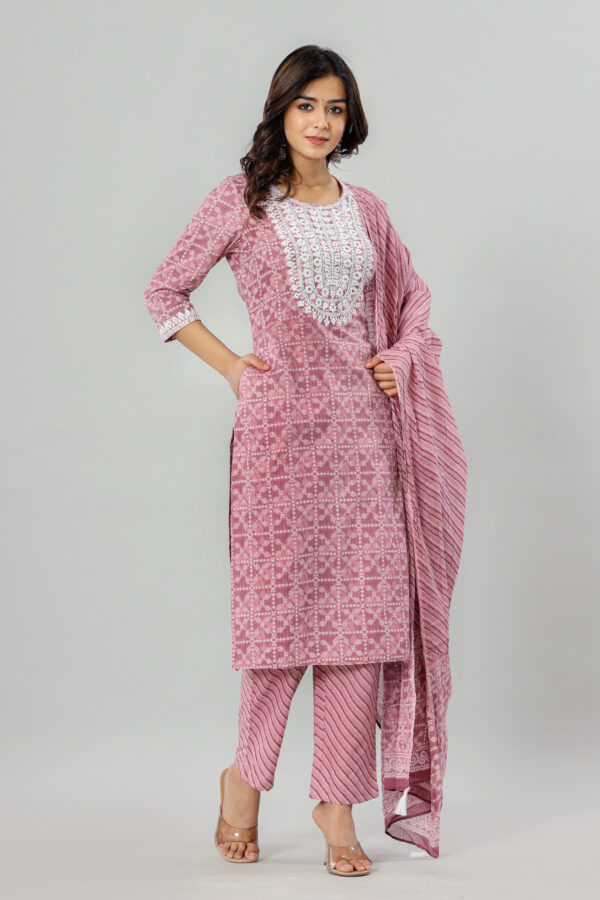 Jaipuri Printed Onion Color-Embroidered Work Kurta Pant Duptta with Pocket | Rs 4250 for Pack of 5pc of S-XXL | Rs 850 Per Pc - Image 6
