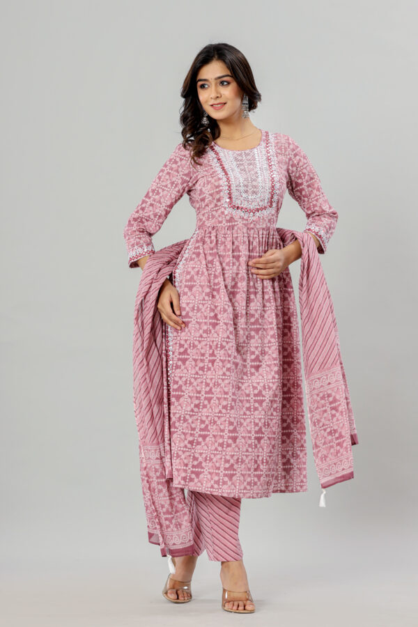Naira Cut Jaipuri Printed embroidered Kurta Pant Dupatta Set | Rs 3980 for Pack of 4pc of S-XL | Rs 995 Per Pc - Image 5