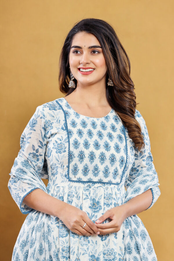 Naira Cut Jaipuri Printed And Embroidered Kurta Set With Dupatta | Rs 3980 for Pack of 4pc of S-XL | Rs 995 Per Pc - Image 2