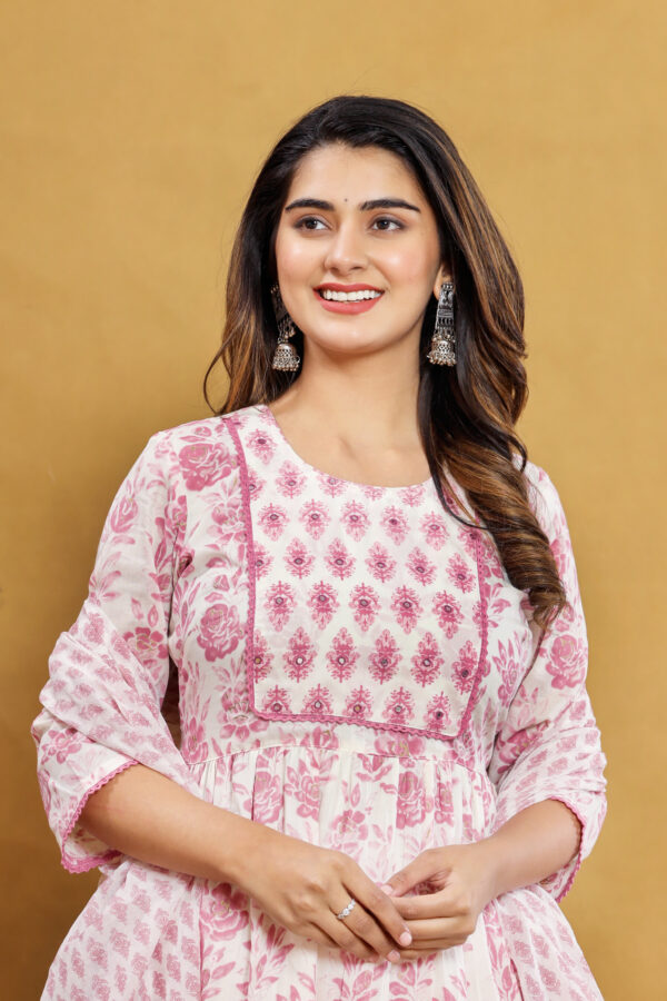 Naira Cut Flower Jaipuri Printed And Embroidered Kurta Set With Dupatta | Rs 3980 for Pack of 4pc of S-XL | Rs 995 Per Pc - Image 2