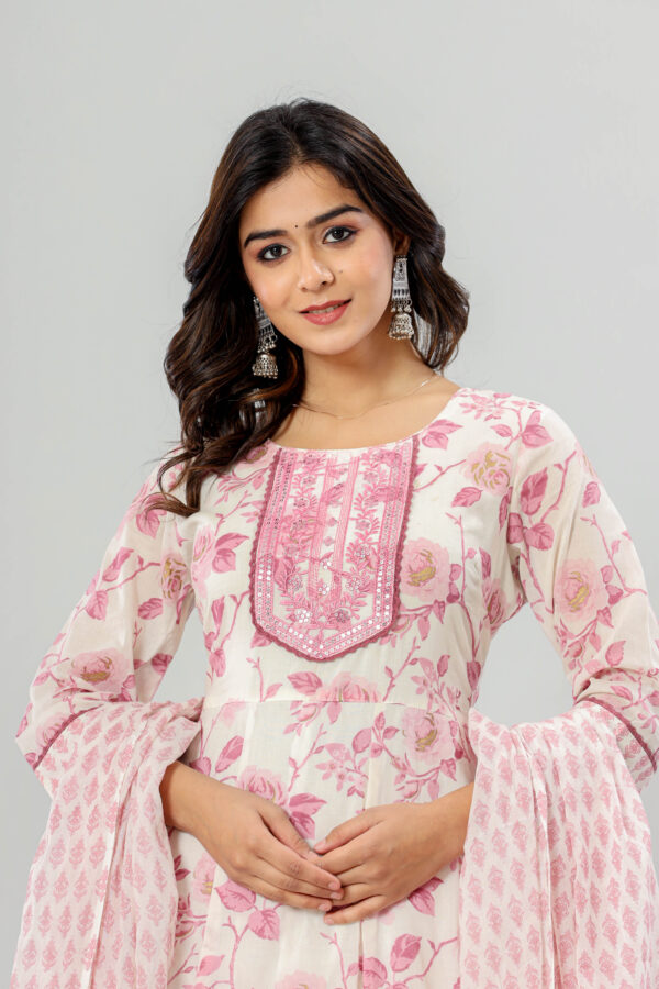 Woman Cotton Anarkali Kurti Pant Duppata with Pocket | Rs 3980 for Pack of 4pc of S-XL | Rs 995 Per Pc - Image 5