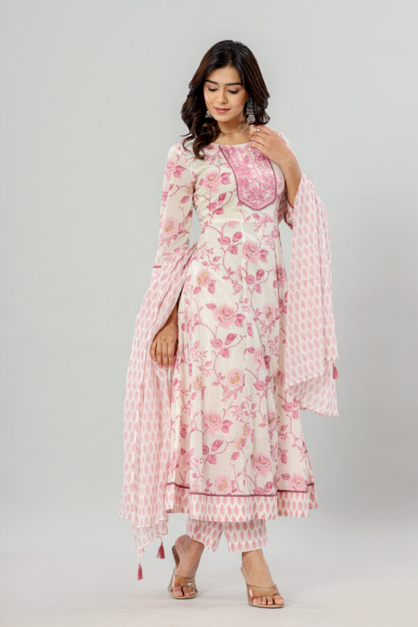 Woman Cotton Anarkali Kurti Pant Duppata with Pocket | Rs 3980 for Pack of 4pc of S-XL | Rs 995 Per Pc - Image 9